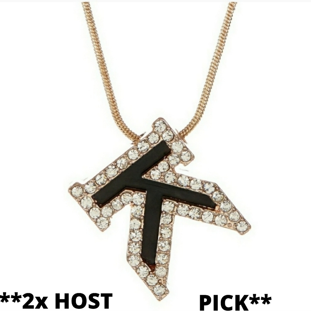 Gold Necklace Initial Letter in "3D" Background - Picture 1 of 7